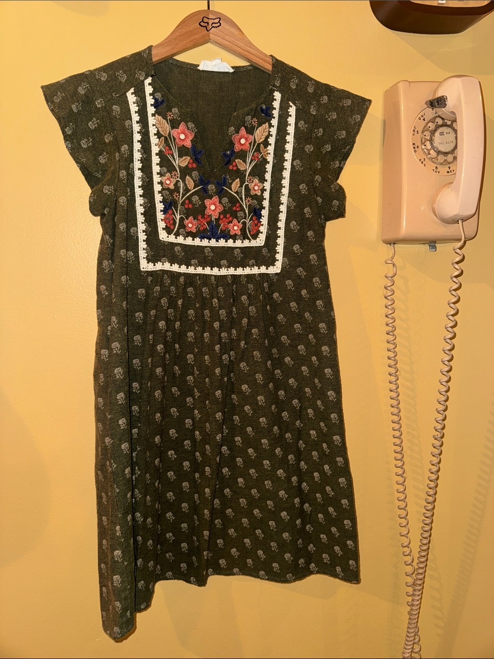 THML Olive Boho Embroidered Floral Casual Dress SM w/pockets!